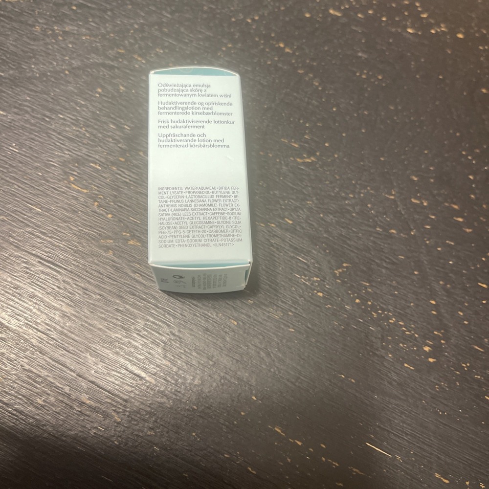 Estee Lauder Micro Essence Skin Activating Treatment Lotion Fresh 0.24oz/7ml X3 - Picture 3 of 6
